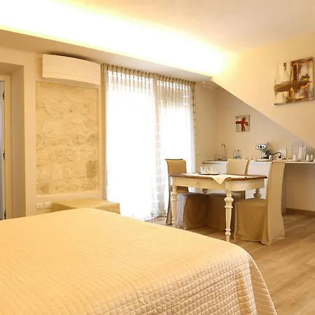 לינה וארוחת בוקר Dei Raselli 4*