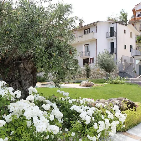 Dei Raselli לינה וארוחת בוקר 4*